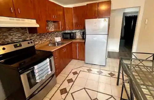 De Lorimier Apartment | Spacious Apt Near Downtown w/ Wifi&Netflix