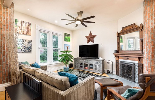 Curtis Park House | Spacious Artist’s House in the middle of Denver