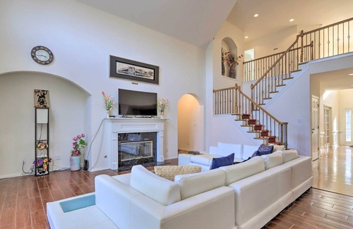 Fairburn House | Spacious Atlanta Home with Lake Access & Deck!
