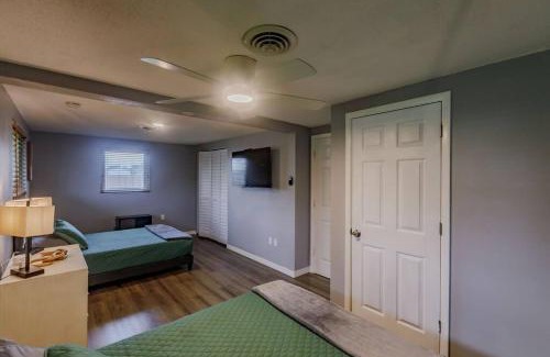 Englewood House | Spacious Backyard & Pool Retreat - 5 Mins to Beach