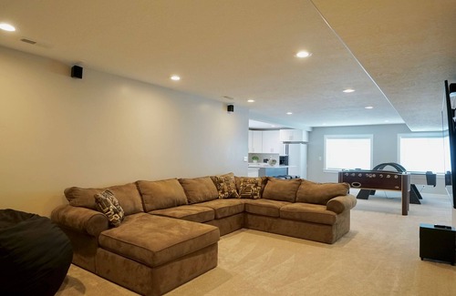 Saratoga Springs Apartment | Spacious Basement Apartment with separate entrance