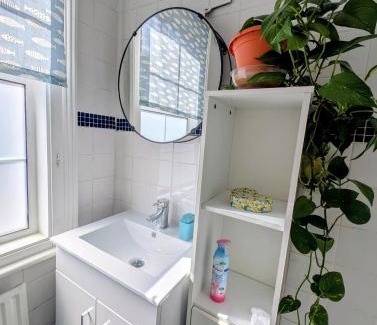 Larkhall Apartment | Spacious Battersea Rooms and Apartments