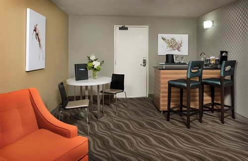 Little Italy Hotel | Spacious Bay View Suite w/Artistic Touches in San Diego’s Little Italy