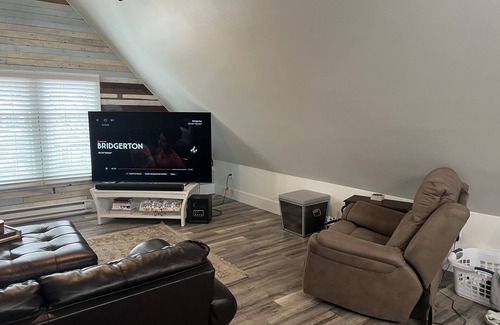 Bay View Apartment | Spacious Bayview Penthouse w/King bed