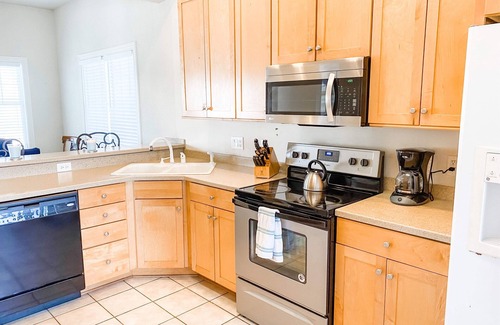 Cape Charles House | Spacious Beach House: Oystermen's Pearl: Golf Cart Included