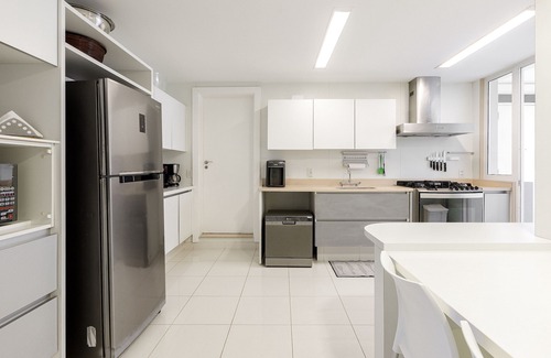 Ipanema Villa | Spacious Beachfront Apartment in Ipanema - Ipa007