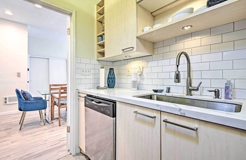 Marina Peninsula Condo | Spacious beachfront condo retreat - views, free parking, pet-friendly