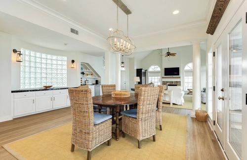Pirates Beach House | Spacious Beachfront Home w/3 Decks + Patio, Large Bedrooms & Chef's Kitchen