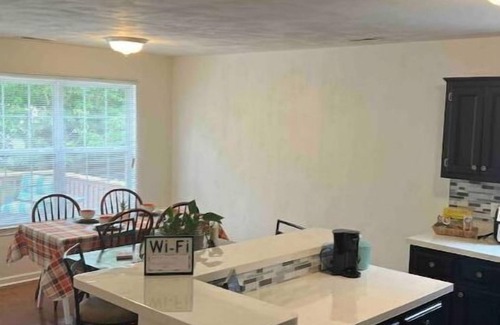 Bayview House | Spacious Beachfront Home- Promo Deal on longer stays!
