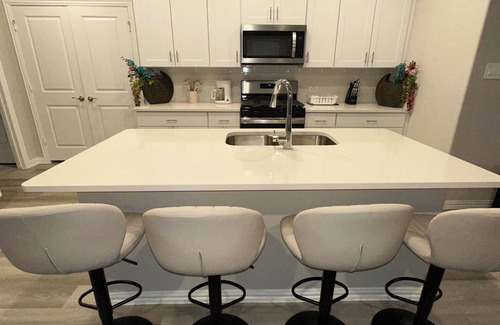 McKinney House | Spacious & Beautiful 4-Bedroom Retreat in Princeton, Texas