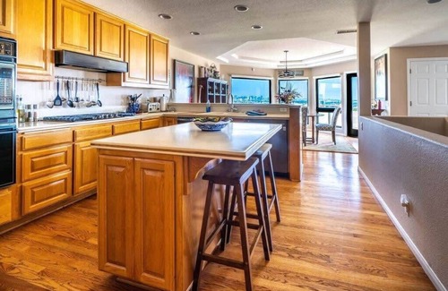 Roseville - Fleet Ridge House | Spacious Beautiful Home with Stunning Bay Views!