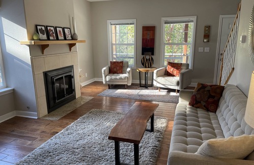 Jacksonville House | Spacious Beautiful Home in Forest, Mountain Views, 5 Min. to Jacksonville, PETS!