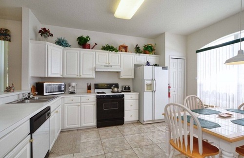 Esprit House | SPACIOUS BEDROOM, PRIVATE POOL, VERY CLOSE TO THEME PARKS & ATTRACTIONS