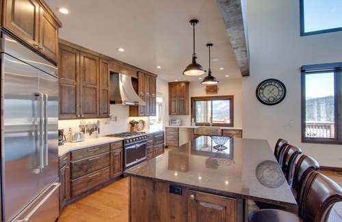Big Sky House | Spacious Big Sky Home w/Hot Tub & Grill!