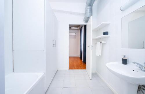 Cape Town City Centre Apartment | Spacious Bree Street Apartment in City Centre - De Oude Shuur