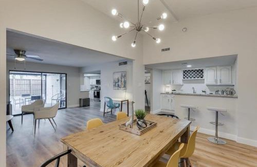 Dallas House | Spacious Bright and Modern Home with Pool