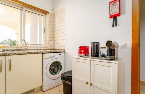 Guia Apartment | Spacious & Bright T3 in Guia with shared Pool