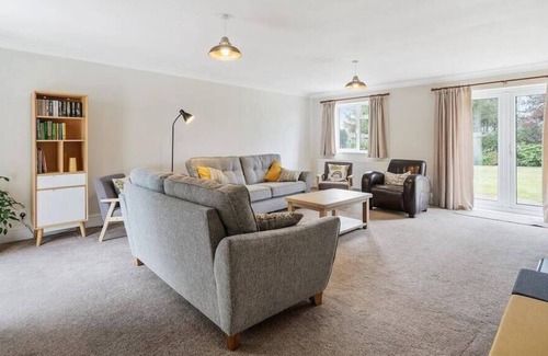 Frithelstock House | Spacious Bungalow nr Westward Ho!