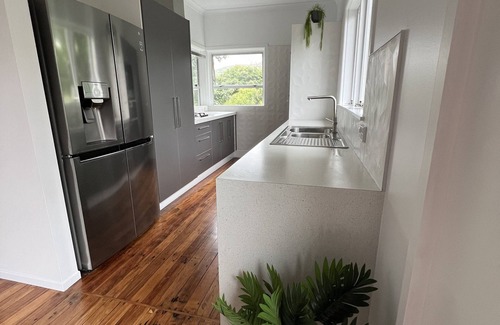 Waitao House | Spacious bungalow set in an avocado orchard.