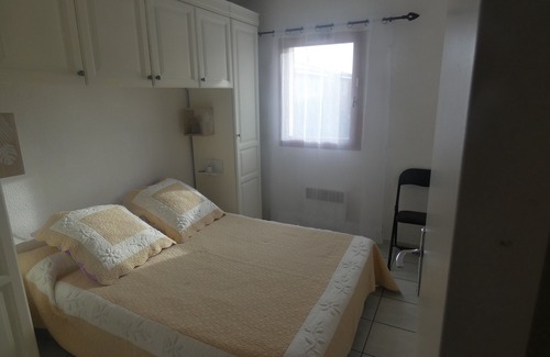 Gruissan Cabin | Spacious bungalow, T3, roof terrace, swimming pool, Wifi, lagoon, near beach