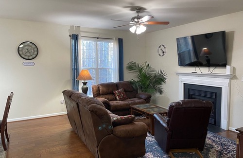 Livingston House | Spacious, but cozy. Just minutes from water.