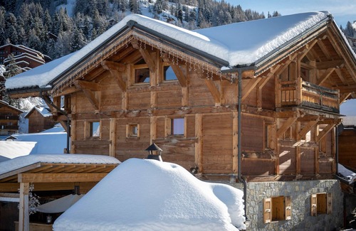 Plagne 1800 Ski Chalet | Spacious Chalet · Ski-in/Ski-out · Hot Tub & Sauna · Stunning Views · Sleeps 15