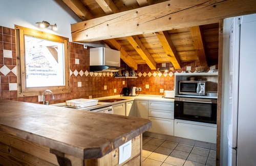 Plagne 1800 Ski Chalet | Spacious Chalet · Ski-in/Ski-out · Hot Tub & Sauna · Stunning Views · Sleeps 15