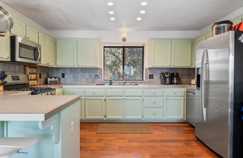 Whispering Forest House | Spacious Cabin: Fun Game Room, Large Kitchen, Views!