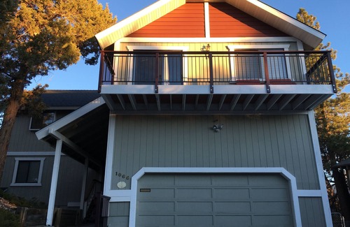 Whispering Forest House | Spacious Cabin: Fun Game Room, Large Kitchen, Views!