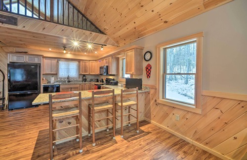 Town of Black Brook Cabin | Spacious Cabin on Silver Lake: Hike & Ski!