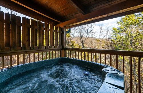 Sevierville House | Spacious Cabin Stay for 9 with Hot Tub Close to Town