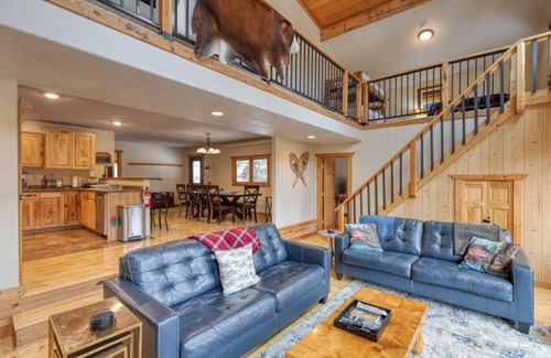 Lead Cabin | Spacious Cabin-Terry Peak-Hot Tub-ATV Trails-Ski