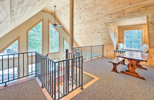 Pittsburg Cabin | Spacious Cabin w/ Deck & Grill, Walk to Lake!