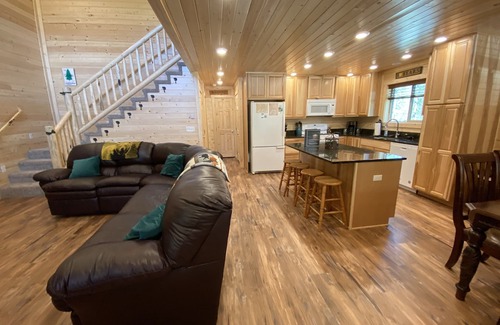 Island Park Cabin | Spacious cabin with a hot tub and minutes from the river