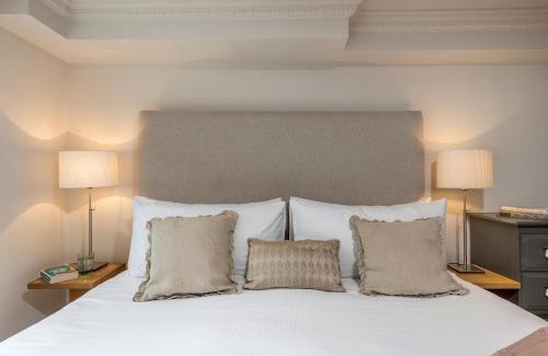 Campden Apartment | Spacious, Calm One Bedroom
