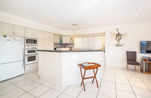 Banksia Beach House | Spacious Canal Home With Pontoon!