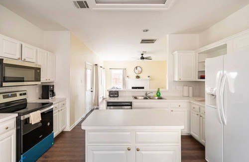 North Central Carrollton House | Spacious Carrolton, TX Home | Ideal for Big Groups
