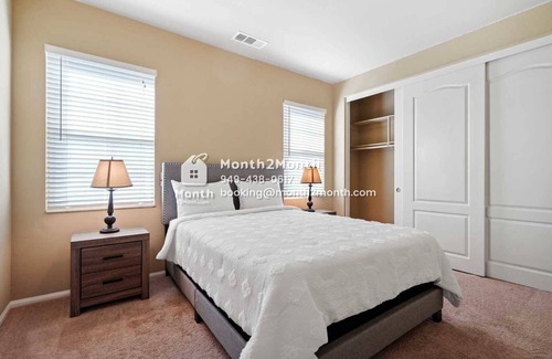 Lancaster House | Spacious Castle on 62nd St #41369