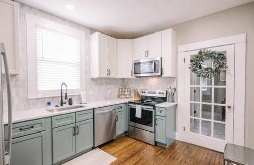 Danville House | Spacious Central 3bd/2bath