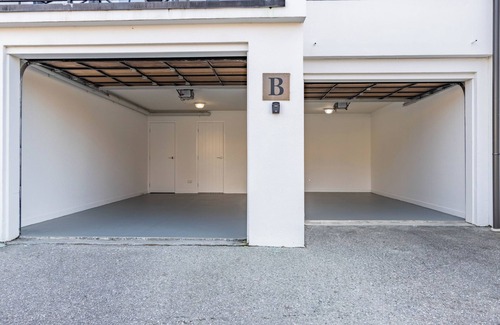 Queenstown City Centre Apartment | Spacious Central Executive Apartmentn4 Bedroom, 2 Bathroom with amazing views