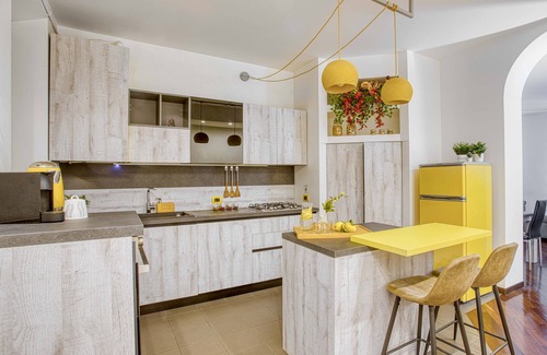 Tricolore Apartment | Spacious central flat for 4 guests