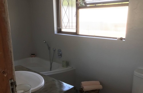 Eastcliff House | Spacious Central House