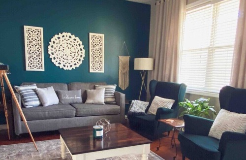 Buford House | Spacious & Cheerful Home