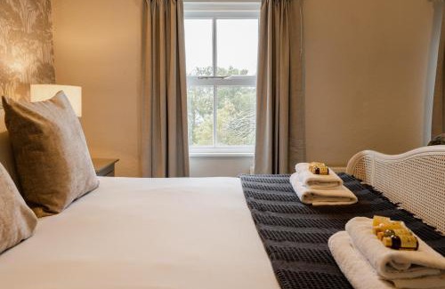 Chester House | Spacious Chester City Centre Stylish Townhouse. W/Parking