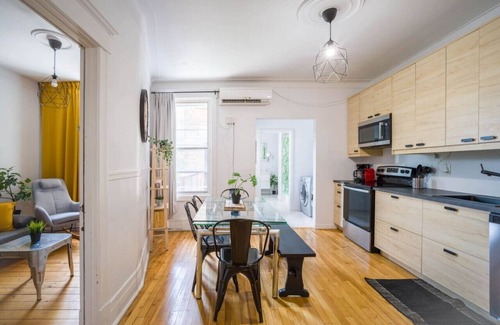 Sainte-Marie Apartment | ✨Spacious & Chic | AC 5 Min to Metro Trendy Area