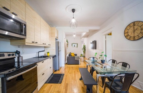 Sainte-Marie Apartment | ✨Spacious & Chic | AC 5 Min to Metro Trendy Area