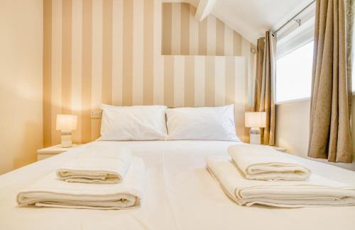 Lincoln Apartment | Spacious City Center 2 Bed Apartment Free Wifi
