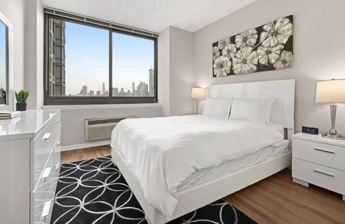 Hudson Exchange Apartment | Spacious & Clean 1BR | Full Kitchen | Washer/Dryer | by GLS