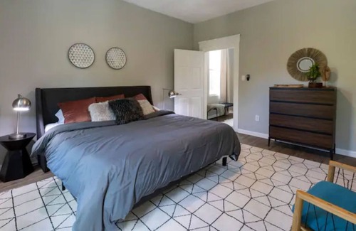 Highlands House | Spacious & close to downtown