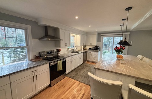 Southern Coast House | Spacious Coastal Retreat for 8—Pool, Woods & Near 4 Beaches
